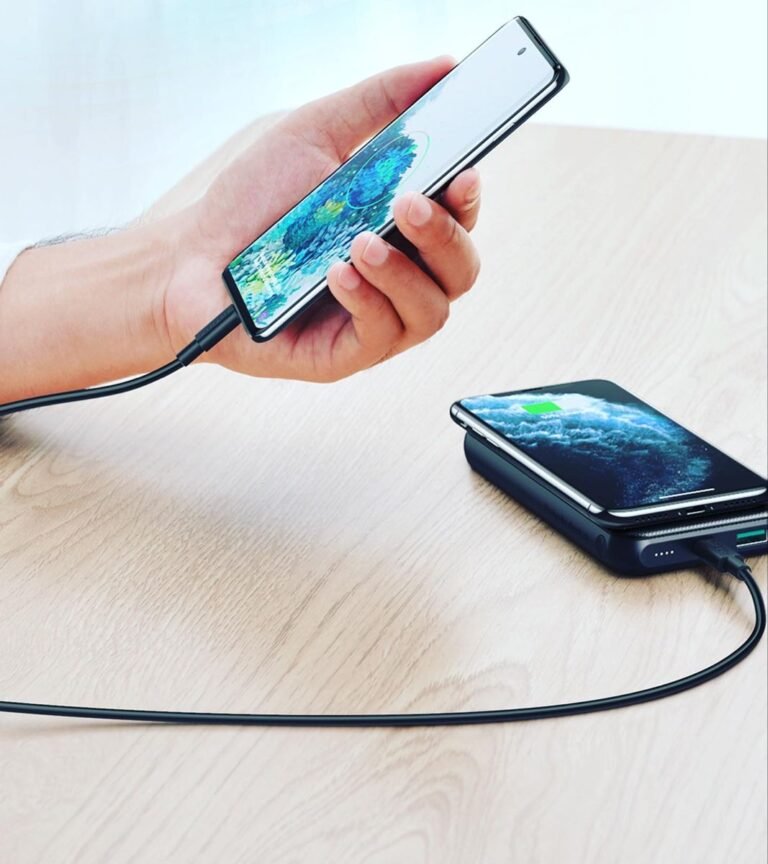 Samsung linha S sendo carregado corretamente para aumentar a vida útil da bateria.