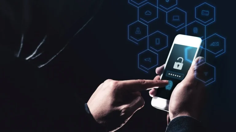 Celular clonado ou espionado? Veja os sinais de alerta e o que fazer